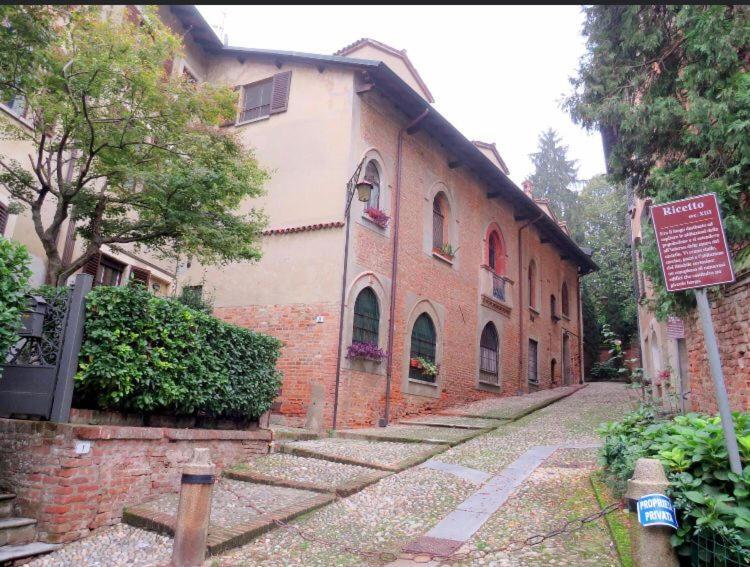 Bed & Breakfast Monti 85 Bed & Breakfast San Colombano al Lambro Exterior photo