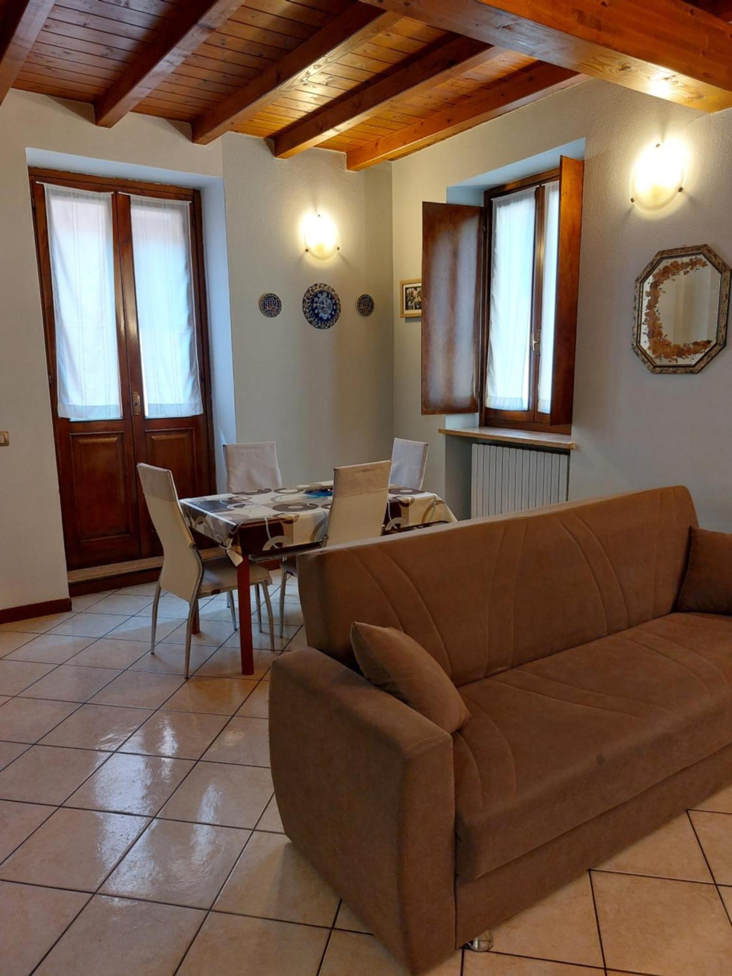 Bed & Breakfast Monti 85 Bed & Breakfast San Colombano al Lambro Exterior photo