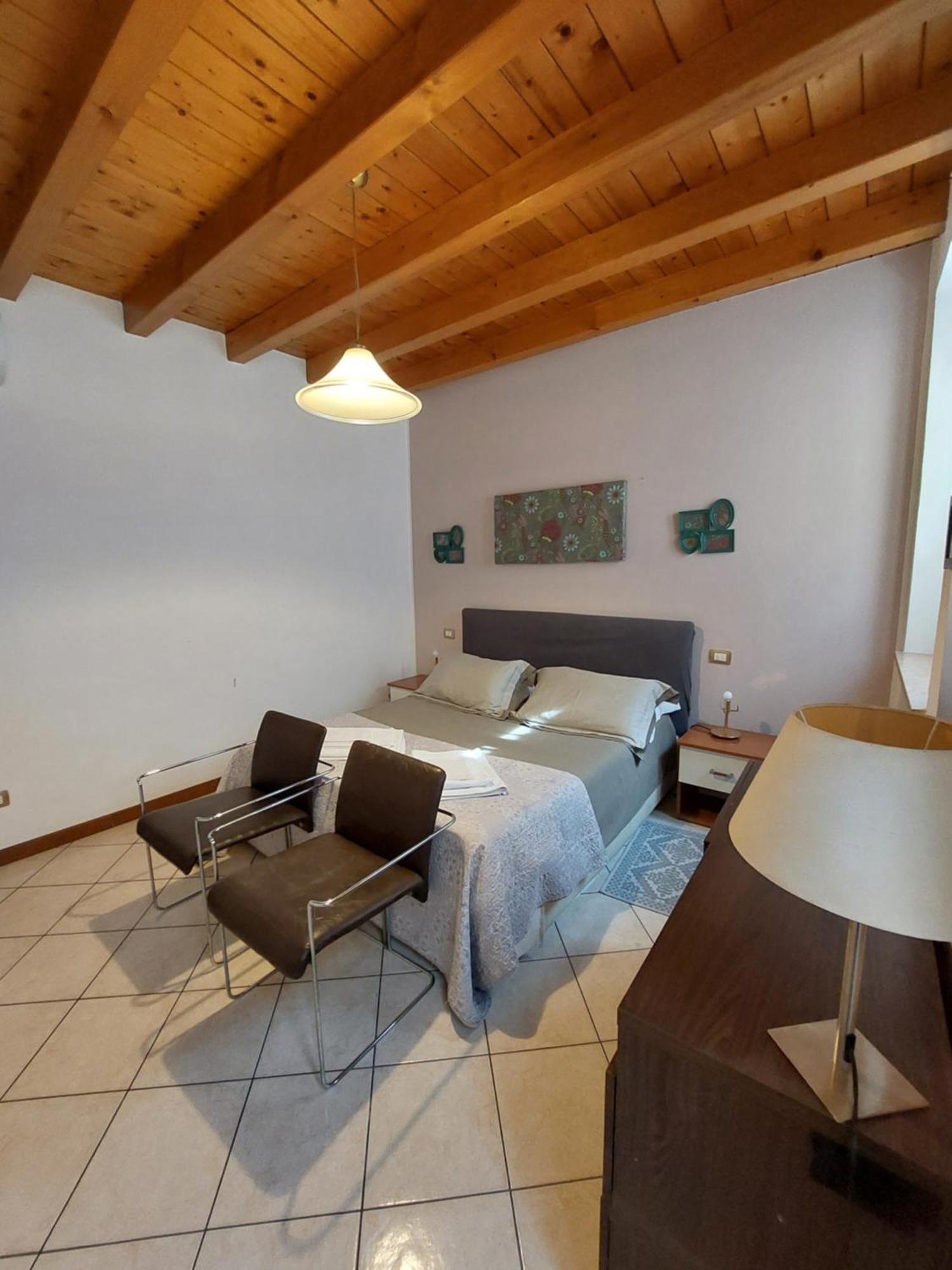 Bed & Breakfast Monti 85 Bed & Breakfast San Colombano al Lambro Exterior photo